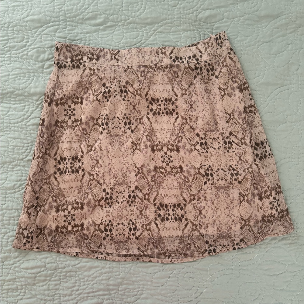 Lizard Thicket, snake print flowy skirt, size small.